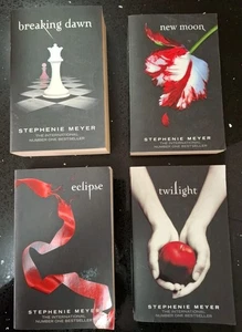 Twilight Series Complete by Stephenie Meyer Paperback Set Twilight Saga. - Picture 1 of 3