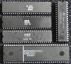 5x CHIP; PAULA 8364R7/DENISE 8362R8/GARY CBM 5719/Kick 1.2 Japan/ SCN68000C8N64 - Bild 1 von 1