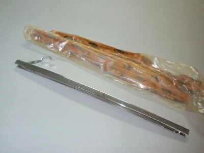 NOS 75 Ford Econoline Van Vent Window Track Molding D5UZ-2222296-A Foto 1 de 4