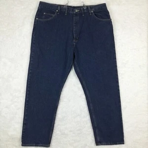 Pantalones de mezclilla Wrangler para hombre calce relajado pierna recta azul lavado oscuro 44x32 nuevos - Imagen 1 de 11