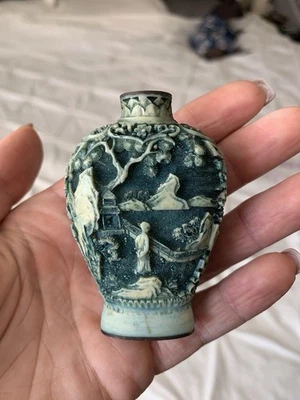 Antigua caja de tabaco china, azul/blanco con bermellón, diámetro 2 1/4 pulgadas firmada Foto 1 de 4