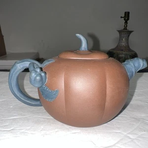 A Chinese Yixing Purple Clay Zisha Teapot - Picture 1 of 13