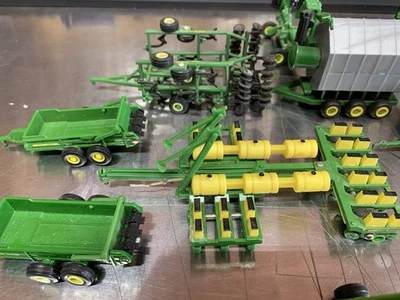 1/64 John Deere Implements - Image 1 of 4