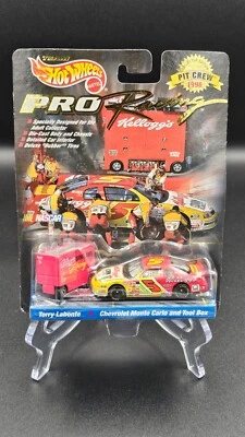 1998 Hot Wheels Pro Racing Pit Crew #5 TERRY LABONTE Monte Carlo/Tool Box NASCAR - Image 1 of 2