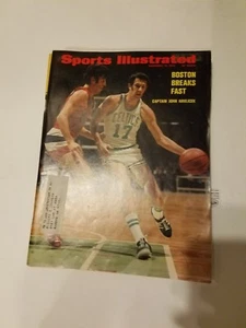John Havlicek & Celtics -Sports illustrated d 11/13/1972 - Picture 1 of 1