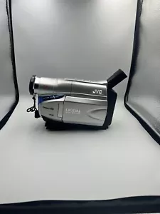 JVC GR-AXM18U Camcorder 2.5" LCD Screen 20x Zoom VHS-C VCR Tape With Case - Picture 1 of 16