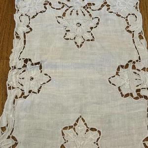 Set / 8 Vintage Tischwäsche Bettwäsche Rechteck Cutwork Stickerei Spitze Floral Weiß - Bild 1 von 7