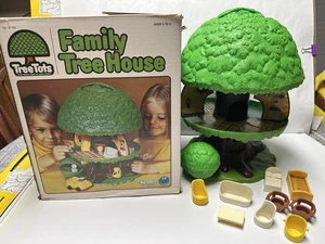 VINTAGE 1976 KENNER TREE TOTS FAMILY TREE HOUSE W/ ACCESSORIES & ORIG BOX - DOG - Picture 1 of 14