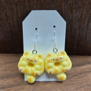 Neu mit Etikett Kawaii Donut Katze Ohrringe durchbohrt Tabby Katze Katze Dame baumelnder Tropfen Handarbeit - Bild 1 von 2