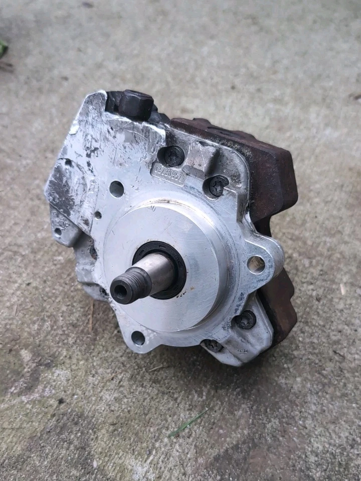 BMW E90 335d E70 X5 Diesel M57N2 High Pressure Fuel Pump Diesel Injector OEM R70 - Image 1 of 4