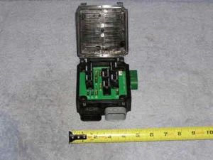 RV Trailer Bus Bussmann Panel Fuse Block Breaker Junction Box Alpine WRV OEM - Foto 1 di 7