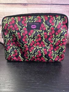 Betsey Johnson Red Cherry Print Laptop Case Sleeve Lightly Padded 90s Y2K - Picture 1 of 9