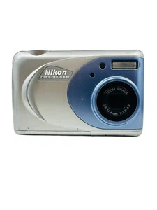 Nikon Coolpix 2000 2.0MP Digital Camera Parts/Repair (Blank Screen) TT690 - Picture 1 of 6