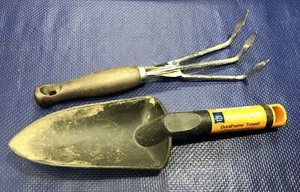 Pala de paleta Fiskars y Japón 3 puntas rastrillo cultivador flores herramientas de jardín - Imagen 1 de 7