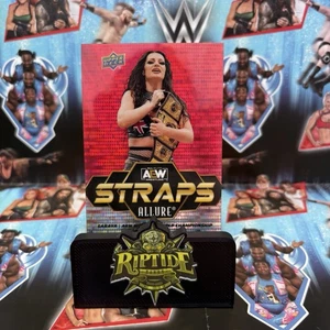 Saraya (Paige) AEW Upper Deck Allure 2024 Cinghie Pulsar Rosso (1:26) #S-12 - Foto 1 di 3