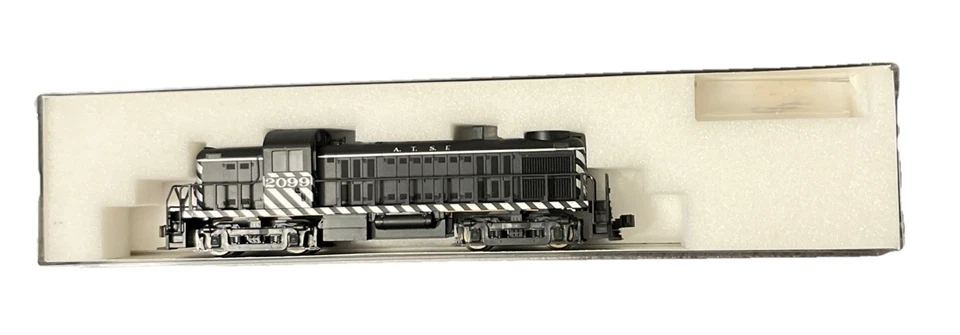 Kato N 176-4401 ATSF Santa Fe RS-2 #2099 NIB DCC Ready Free Shipping - Image 1 of 4