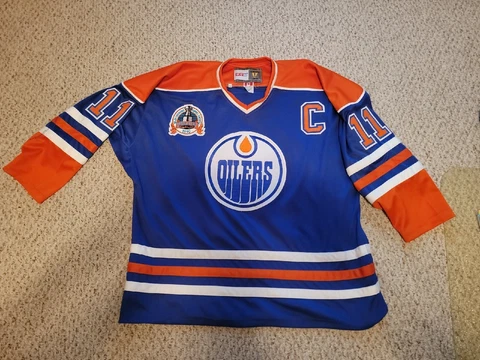 Mark Messier CCM Vintage Hockey Stats Jersey Sz 52 Cover