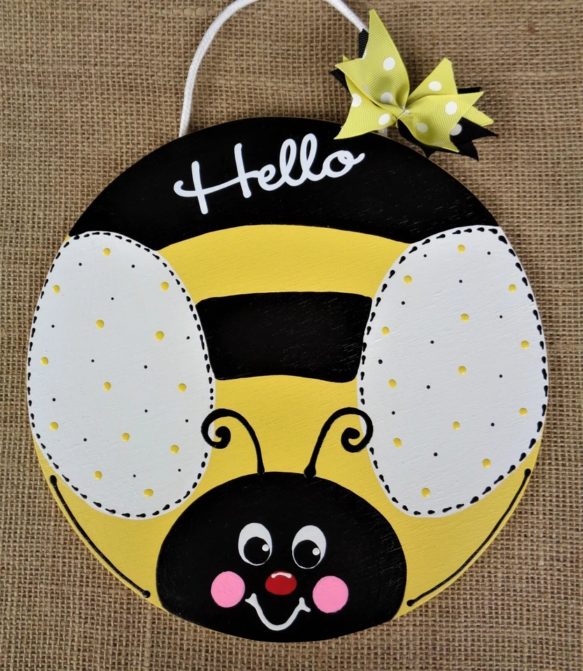 HELLO Bumble BEE CIRCLE SIGN Wall Art Door Plaque Family Wood Decor Wreath - Image 1 of 1
