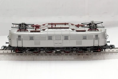 Märklin H0 3667 E-Lok BR E18 der DRG Metalltechnologie Edition, Delta Digital - Bild 1 von 4