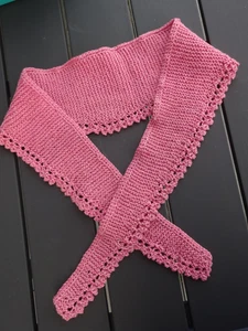 handgestrickter Mini Schal in altrosa - Bild 1 von 3