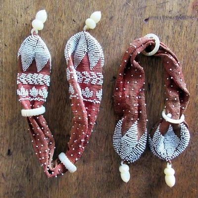 c1870 Victorian pair of Beaded Knitted Miser’s Purses w Mother of Pearl Acorns - Image 1 of 4