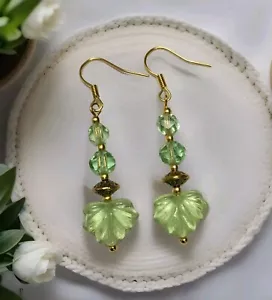 Vintage Art Deco Style GREEN Maple Leaf Earrings In Gold Plate.drop dangle - Picture 1 of 7
