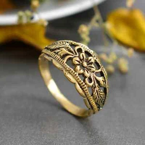 Floral ring, Brass Ring, Flower Ring, multi flower ring, Vintage Ring, - Picture 1 of 3