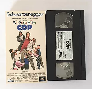 Kindergarten Cop (VHS, 1991) Movie Store spinplay67 - Picture 1 of 7