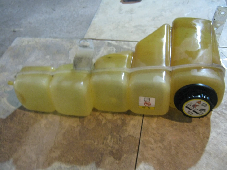 2000 - 2004 Subaru Outback Legacy Coolant Reservoir Bottle Foto 1 de 1
