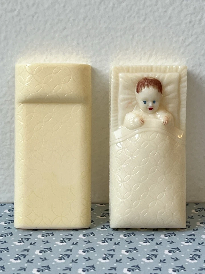 Renwal Rocking Crib Bedding Inserts Plastic Dollhouse Miniatures 1:16 Scale - Image 1 of 4