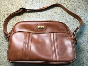 VINTAGE FINNESSE LUGGAGE BAG - MID CENTURY MADE IN KOREA - BROWN VINYL 10"X14" - Picture 1 of 5