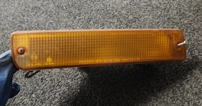1993 Toyota Land Cruiser front right Bumper Turn Signal Marker Light OEM - Image 1 of 4