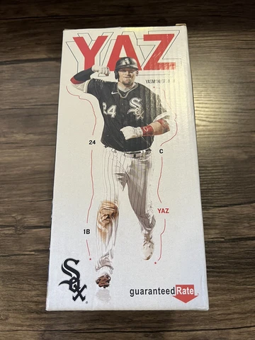 Yasmani Grandal Bobblehead NIB Cover