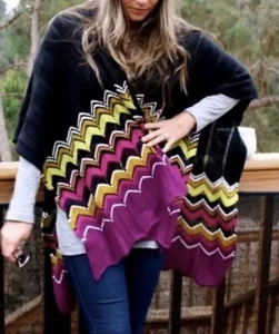 Missoni Target vorne offen Chevron Streifen Zickzack Poncho Schal Rouna schwarz lila - Bild 1 von 11