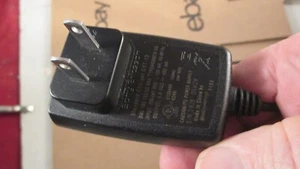 Sony Ericsson CST-13 AC Adapter Charger Power Supply 4.9Volt 450mA Cellphone - Picture 1 of 6