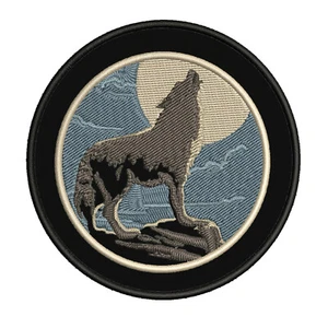 Parche bordado Wolf Howling Moon 3,5" apliques para planchar, insignia de animal salvaje - Imagen 1 de 8