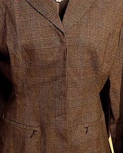 Lady’s Suit: Shades Of Brown/Tan With Hidden Buttons In The Front Of the Blazer. - Picture 1 of 9