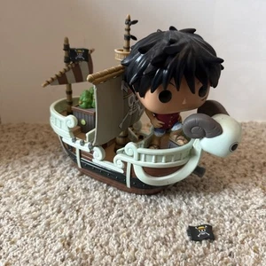 Funko Pop Rides Rufy With Going Merry pezzo unico (bandiera rotta e senza scatola) - Foto 1 di 8
