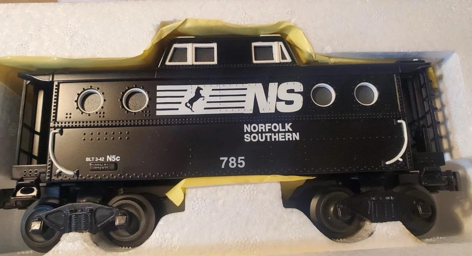 WILLIAMS NORFOLK SOUTHERN N5C PORTHOLE LIGHTED CABOOSE! O GAUGE NS - Image 1 of 1