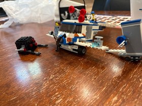 LEGO The LEGO Movie: The Flying Flusher (70811) MISSING ONE FIGURE NO BOX