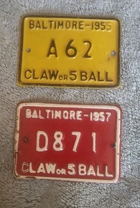  2 1955, 57' Baltimore Maryland garra o dispositivo de 5 bolas etiqueta de matrícula anual  - Imagen 1 de 2