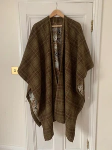 Luxury Wool Tartan Shawl Wrap with Silk Lining, Stylish, Elegant & Warm - Picture 1 of 3