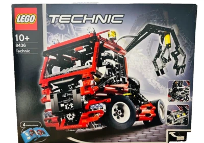 LEGO 8436 Truck Red crane arm Technic 2004 - Image 1 of 4