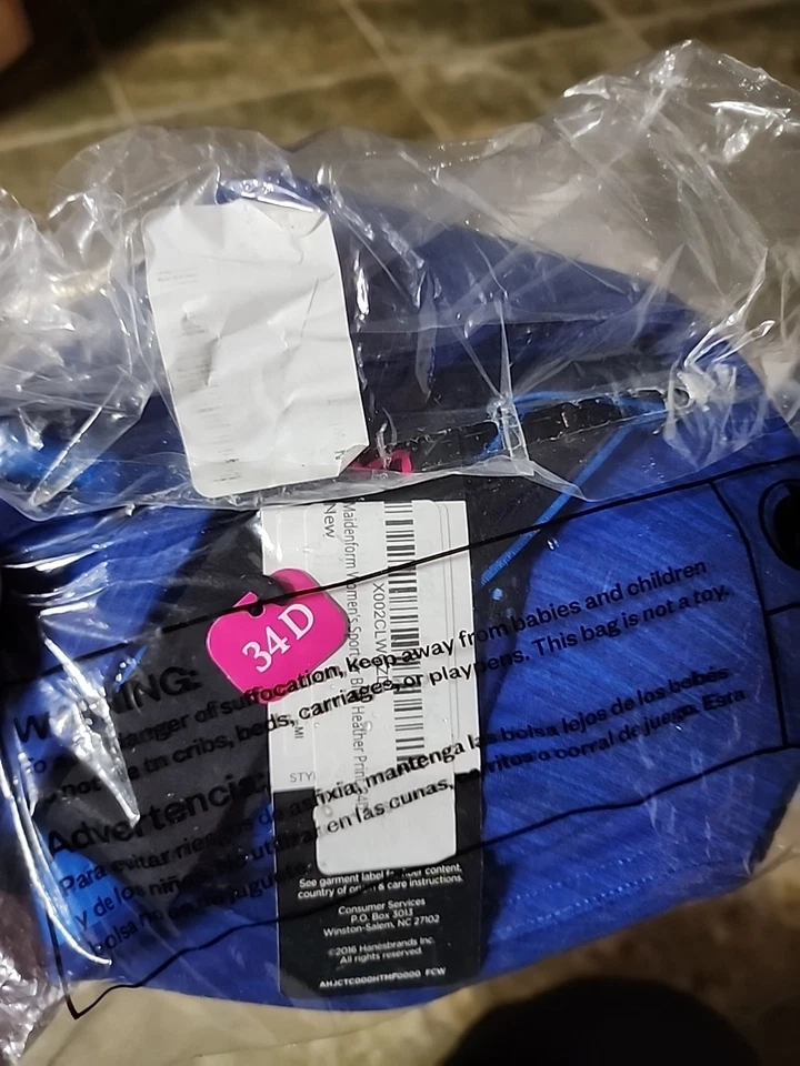 Sujetador deportivo convertible sin aros azul y negro Maidenform para mujer 7992 - 34D. Foto 1 de 4