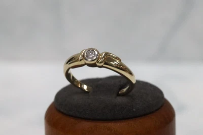 9ct Yellow Gold Diamond Solitaire Ring - Size P - UK Hallmark - Image 1 of 4