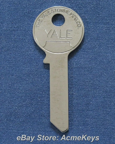 RARE OEM YALE & TOWNE # 3 1/2 PADLOCK KEY BLANK ANTIQUE YALE PADLOCKS NOS Steel Cover