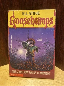 Goosebumps The Scarecrow Walks At Midnight #20 R.L Stine Paperback - Imagen 1 de 2