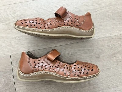 Zapatos cómodos Rieker de cuero antiestrés corte láser Mary Jane EE. UU. 7 UE 36 marrón Foto 1 de 4