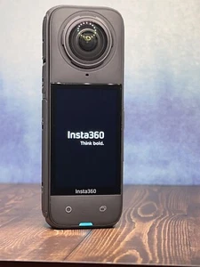 Insta360 X4 - 8K 360° Video 72MP 360° Photo 10m Waterproof Touchscreen - READ ME - Picture 1 of 18