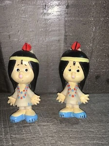 Vintage nativo americano de dibujos animados chica de goma muñeca hecha en Japón lote de 2 - Imagen 1 de 5